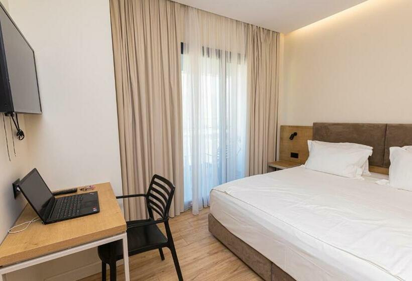 B&b Champagne, Vlore Bay