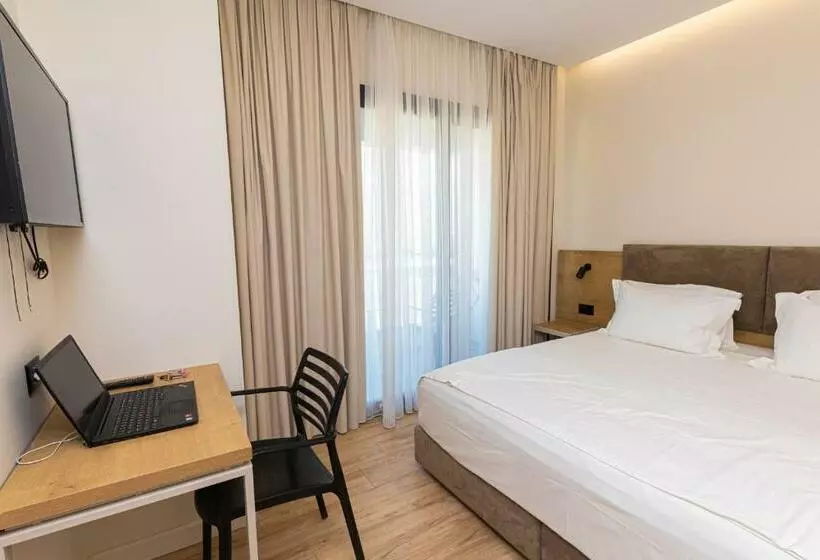 B&b Champagne, Vlore Bay