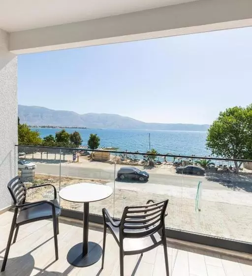 B&b Champagne, Vlore Bay
