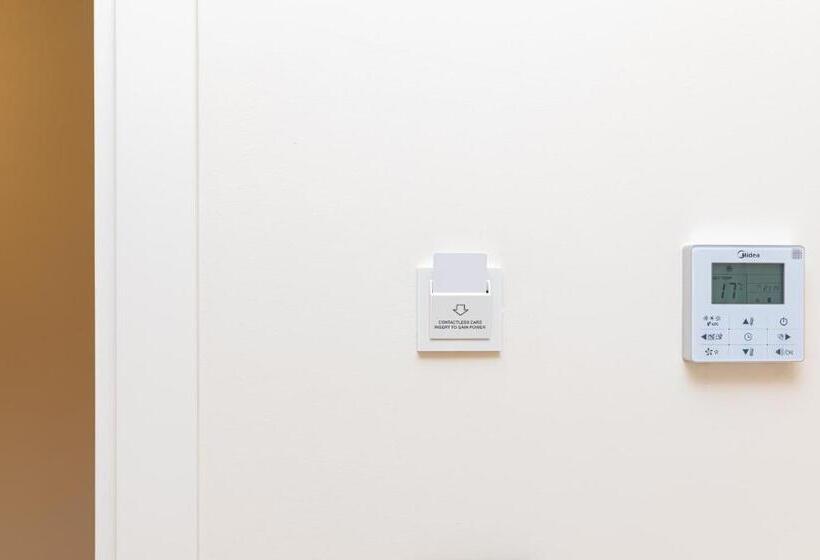 B&b Champagne, Vlore Bay