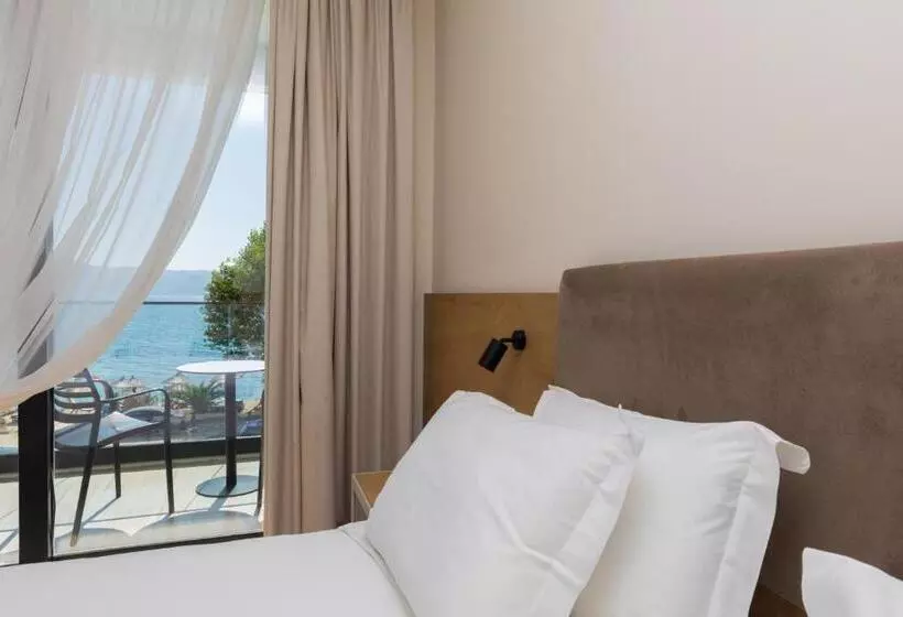 B&b Champagne, Vlore Bay