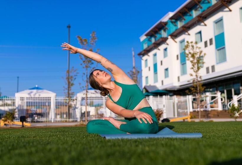 فندق Compass By Margaritaville Medford