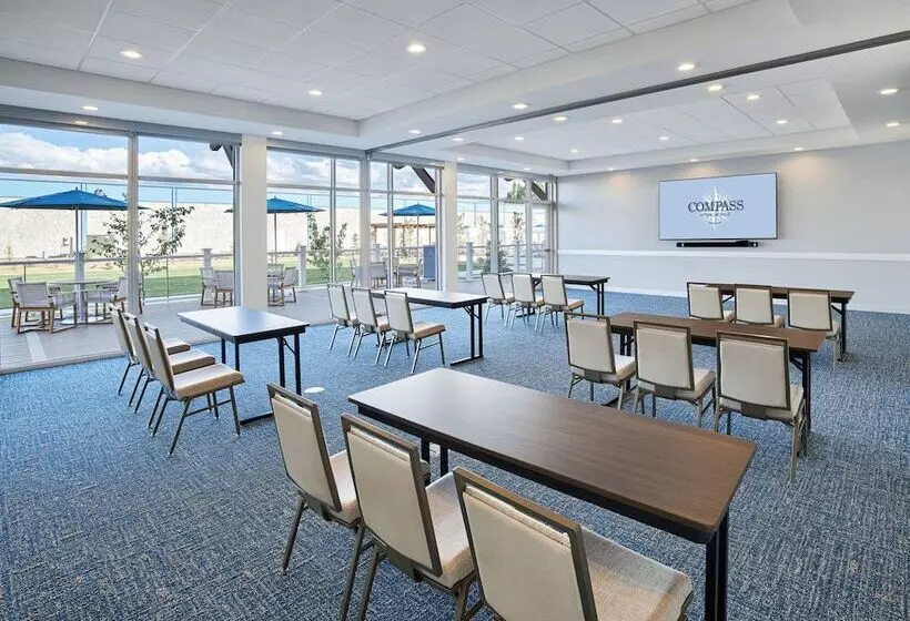 Hotelli Compass By Margaritaville Medford