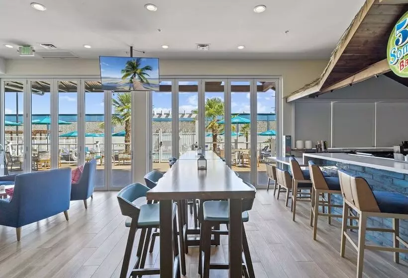 Hotelli Compass By Margaritaville Medford