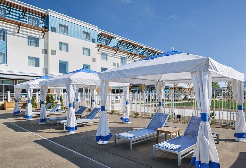 فندق Compass By Margaritaville Medford