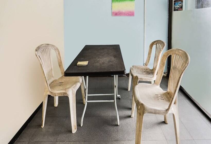 酒店 Oyo 91423 Ringin Pitu 1 Syariah