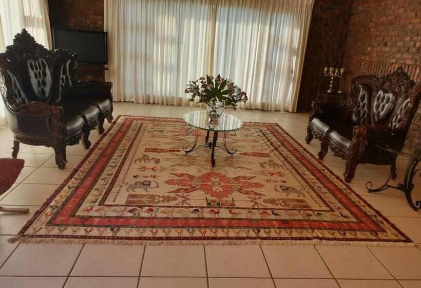 بنسيون Gigi At The Palm Tree