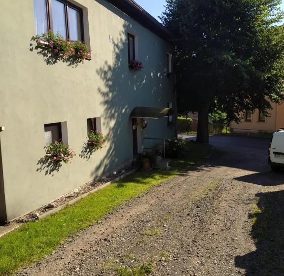 膳宿费 Penzion U Lípy