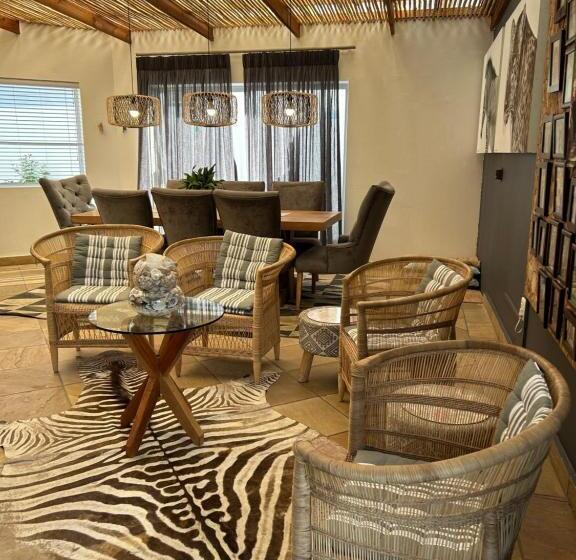 פנסיון Tree Aloe Guest House