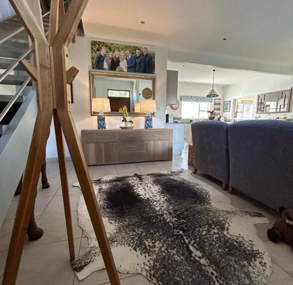 פנסיון Tree Aloe Guest House