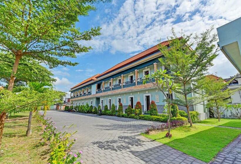 호텔 Capital O 91410 Matara Kuta Residence