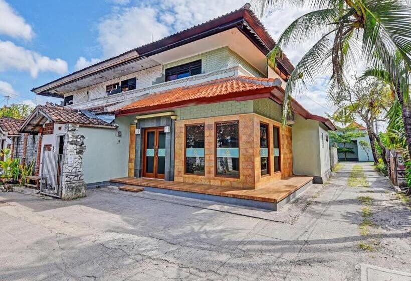 호텔 Capital O 91410 Matara Kuta Residence