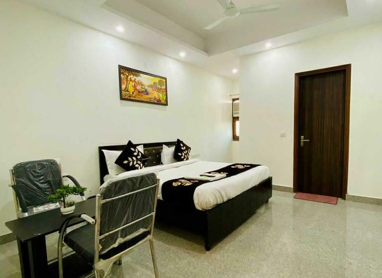 Отель Live On Nod1380