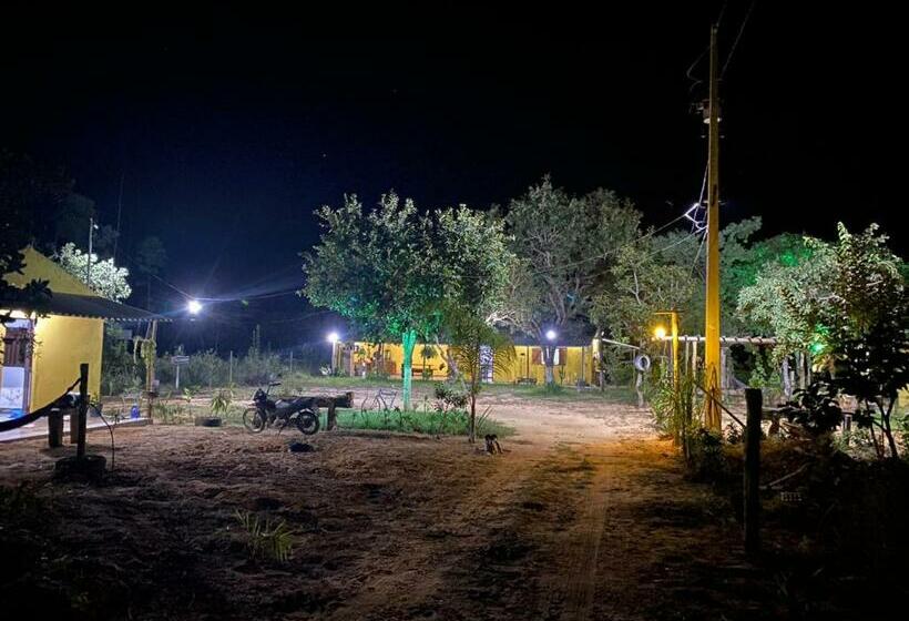 ホテル Pousada Sitio Do Terrão A 500 Metros Da Br 040 E A 10 Minutos Da Prainha