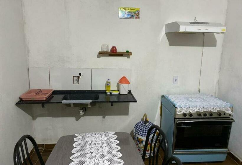 ホテル Pousada Sitio Do Terrão A 500 Metros Da Br 040 E A 10 Minutos Da Prainha