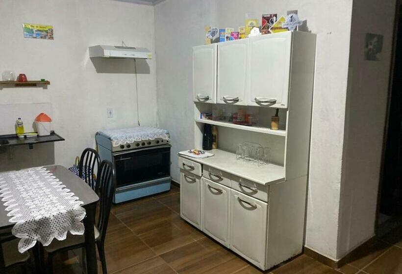 ホテル Pousada Sitio Do Terrão A 500 Metros Da Br 040 E A 10 Minutos Da Prainha