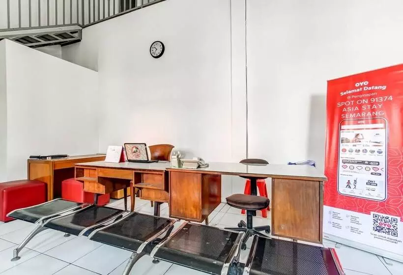 Hotelli Spot On 91374 Asia Stay Semarang Syariah