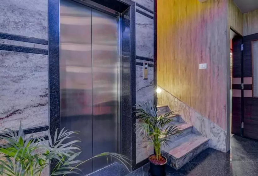 هتل Super Collection O Karthika Residency