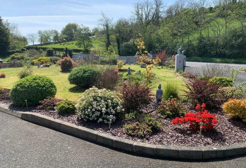 פנסיון Roadside House