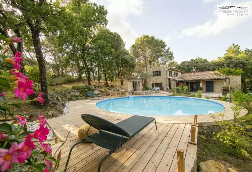 Aamiaismajoitus (B&B) Maison Terre De Lune