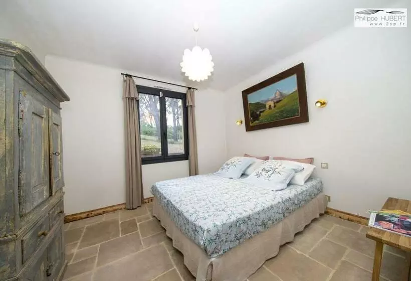 Aamiaismajoitus (B&B) Maison Terre De Lune