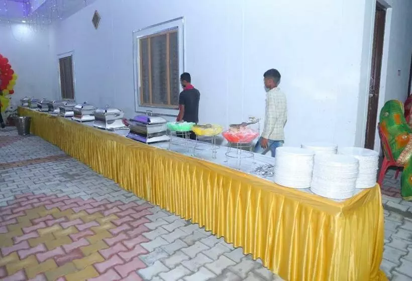 Hotelli Pop Angoori Farm House