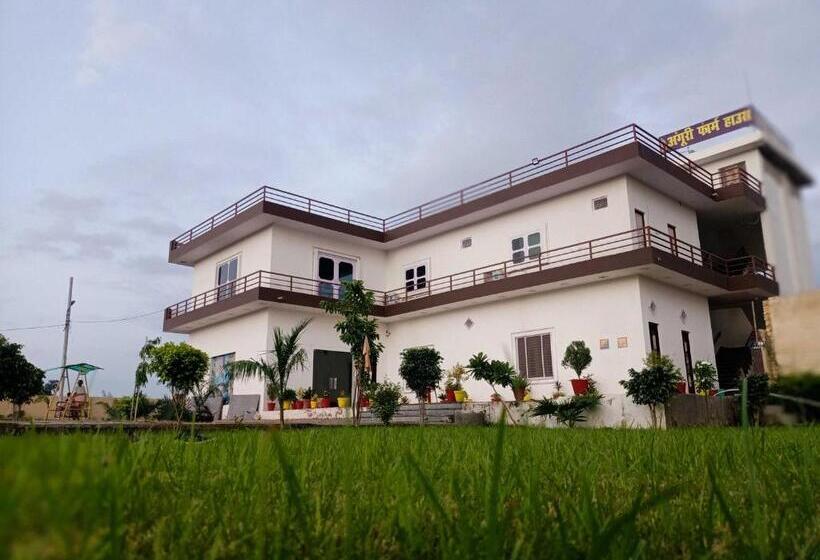 בית מלון כפרי Pop Angoori Farm House