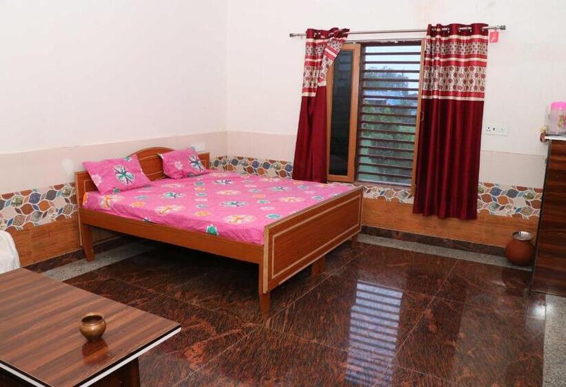 בית מלון כפרי Pop Angoori Farm House