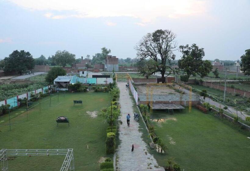 בית מלון כפרי Pop Angoori Farm House