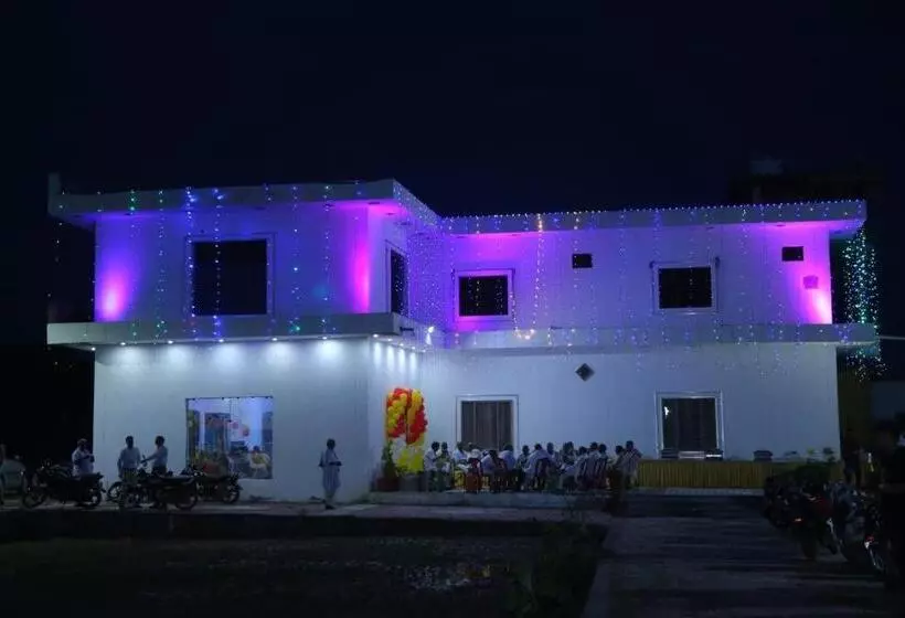 Hotelli Pop Angoori Farm House