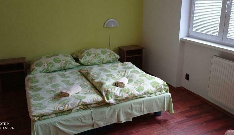 פנסיון Salatín