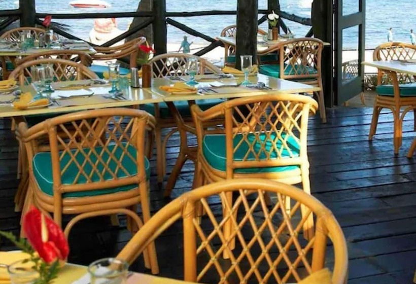 پانسیون Sarova Whitesands Beach Resort And Spa With Beautiful View