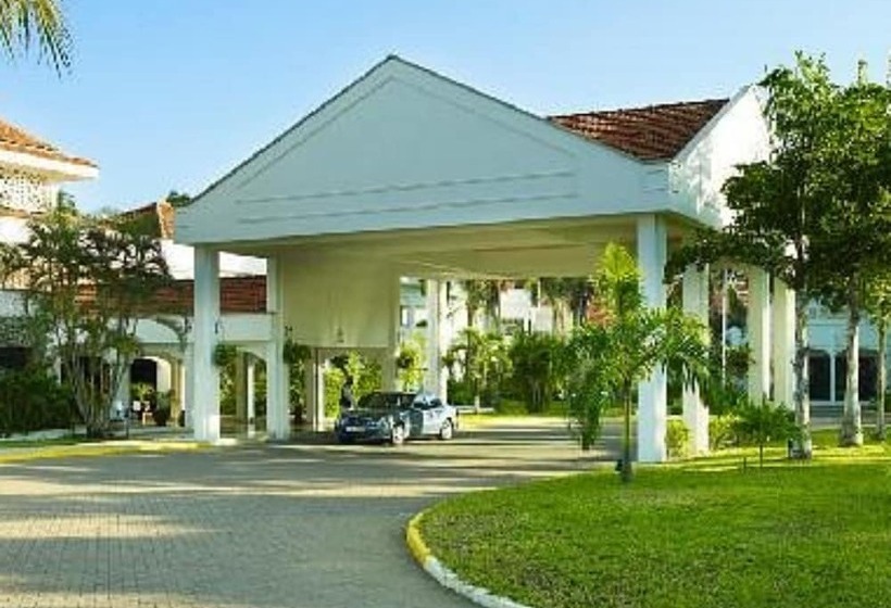 پانسیون Sarova Whitesands Beach Resort And Spa With Beautiful View