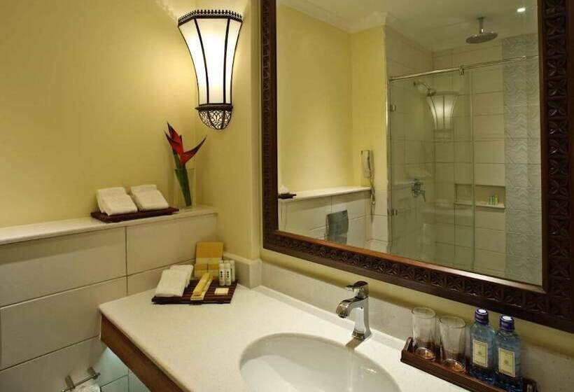 پانسیون Sarova Whitesands Beach Resort And Spa With Beautiful View