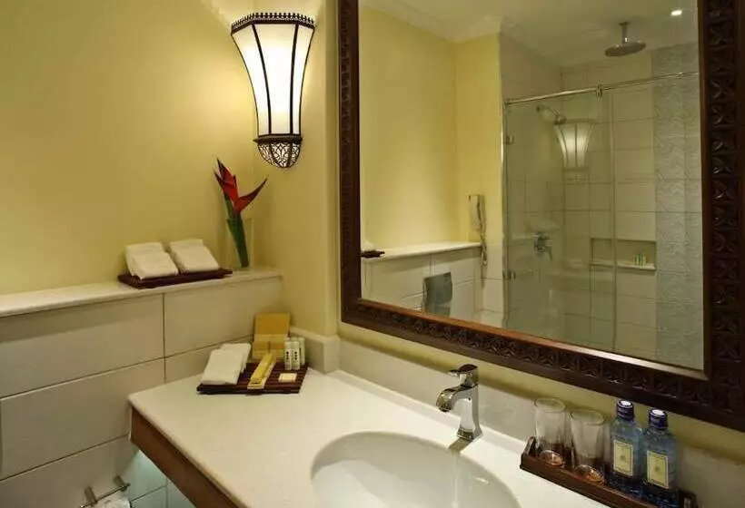 پانسیون Sarova Whitesands Beach Resort And Spa With Beautiful View