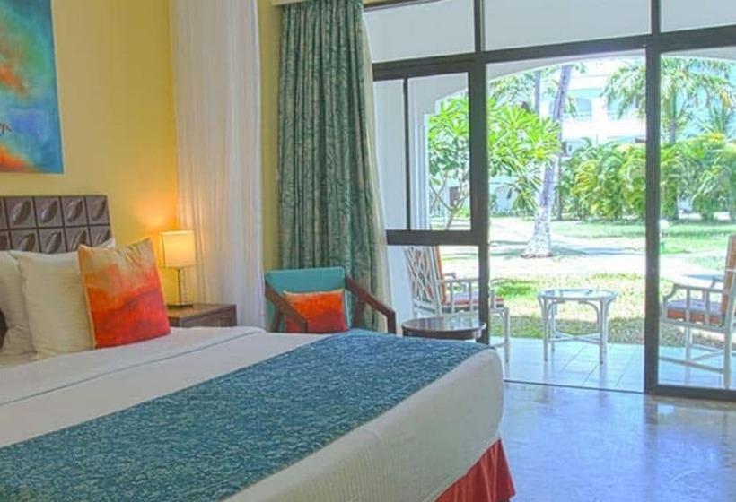 پانسیون Sarova Whitesands Beach Resort And Spa With Beautiful View