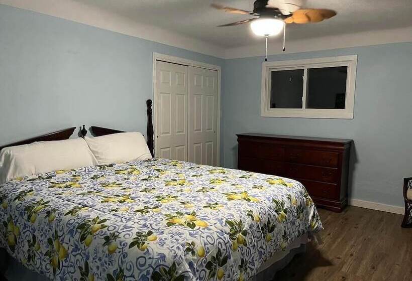 Pete S Lakefront Motel, Llc