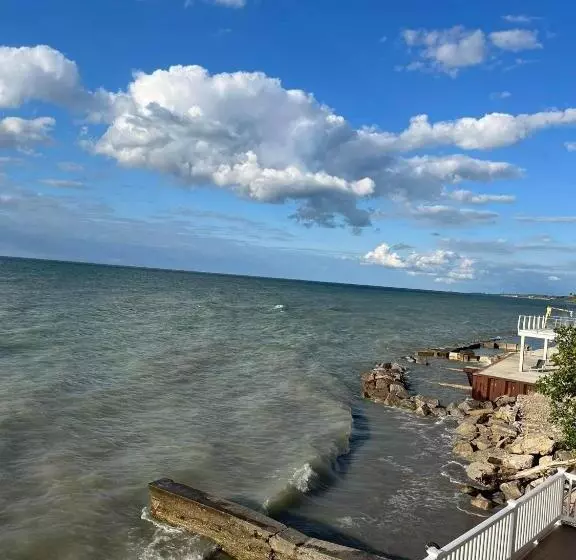 Pete S Lakefront Motel, Llc