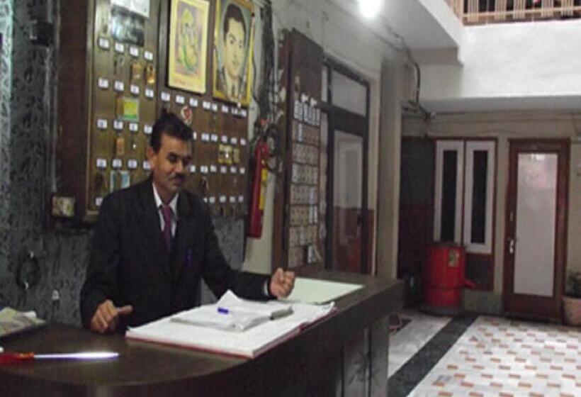 Purohit Lodge B&b By Stayapart