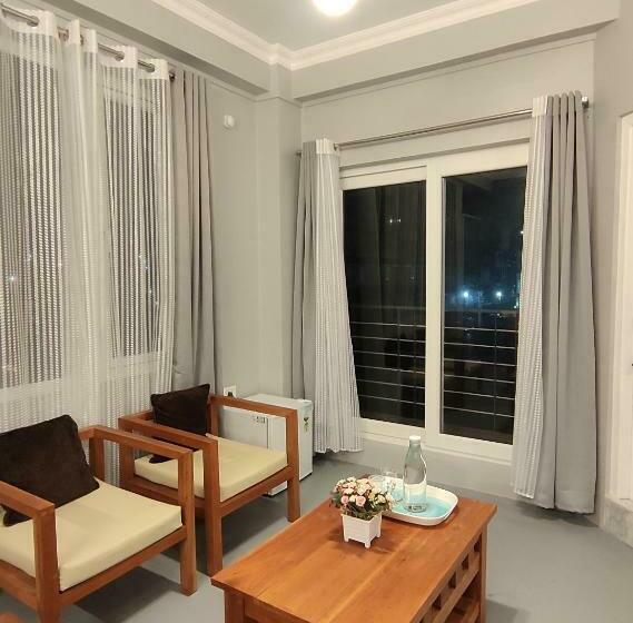 민박 Urban Tavern Shillong