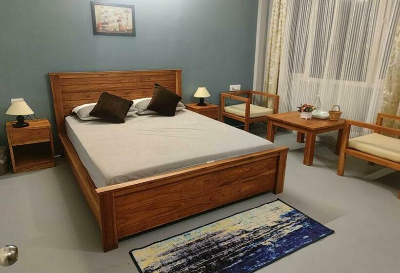 민박 Urban Tavern Shillong