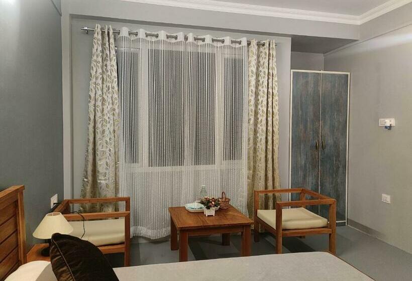 민박 Urban Tavern Shillong