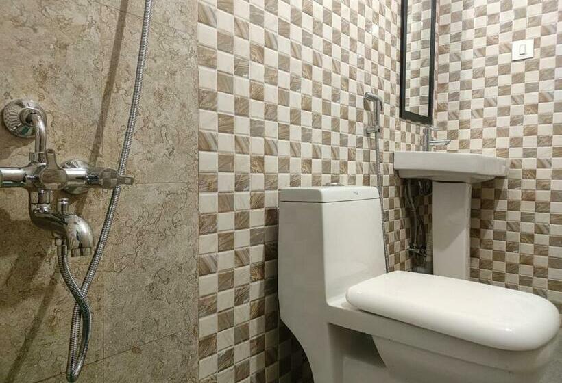 민박 Urban Tavern Shillong