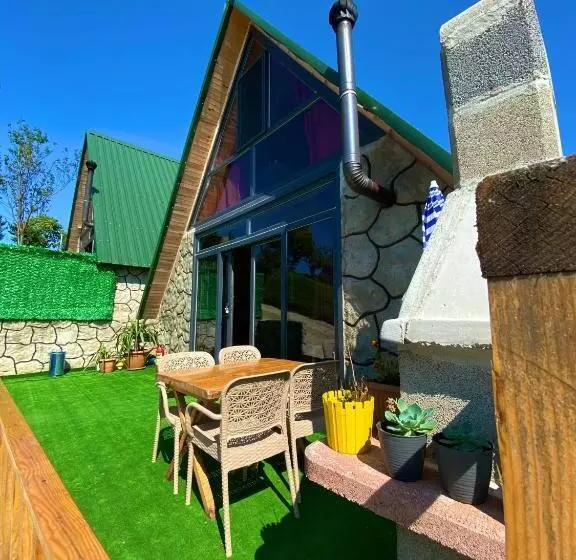 Hotelli Luxury Bungalow With Barbecue1