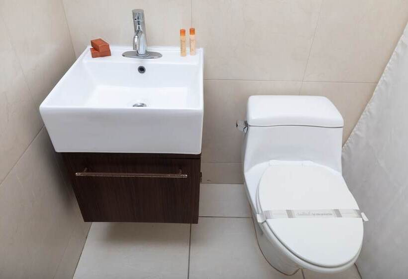 هتل Red Sunset Beach Club