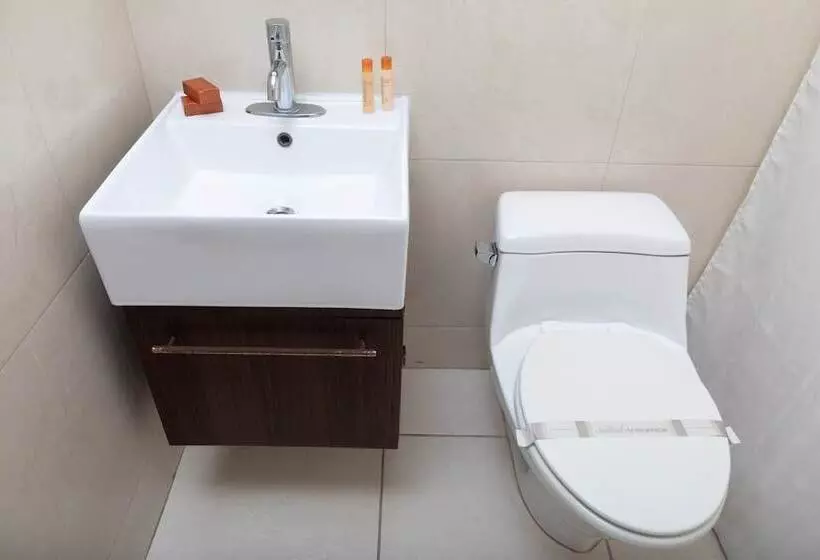 هتل Red Sunset Beach Club