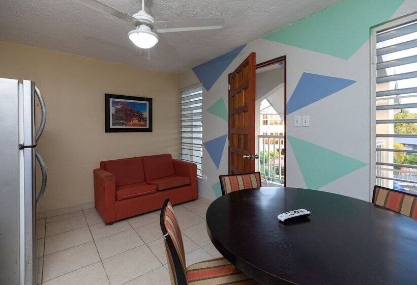 هتل Red Sunset Beach Club