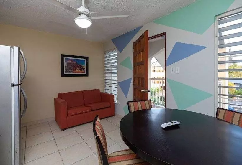 هتل Red Sunset Beach Club