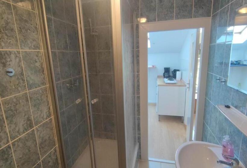 Fewo3 1 Zim 2 Einz Bett 2 Pers Küche Dusche Wc