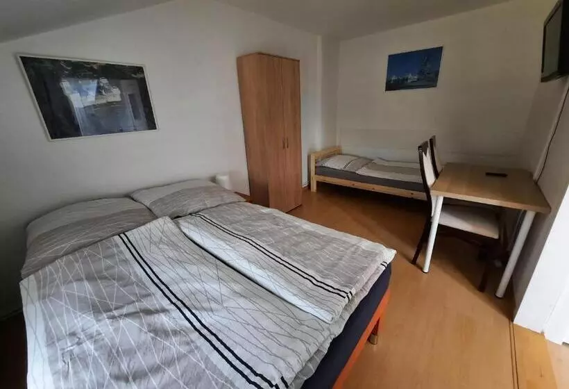 Fewo3 1 Zim 2 Einz Bett 2 Pers Küche Dusche Wc